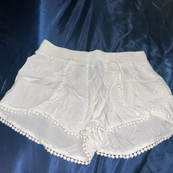 Rue21 White High Waist Pom-Pom Shorts - Picture 1 of 1